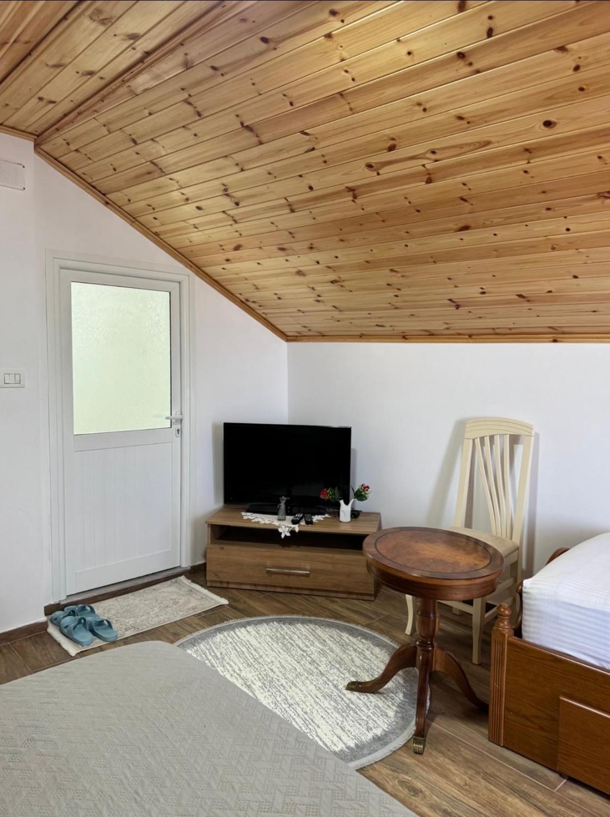 Guesthouse & Hospitality Берат Экстерьер фото